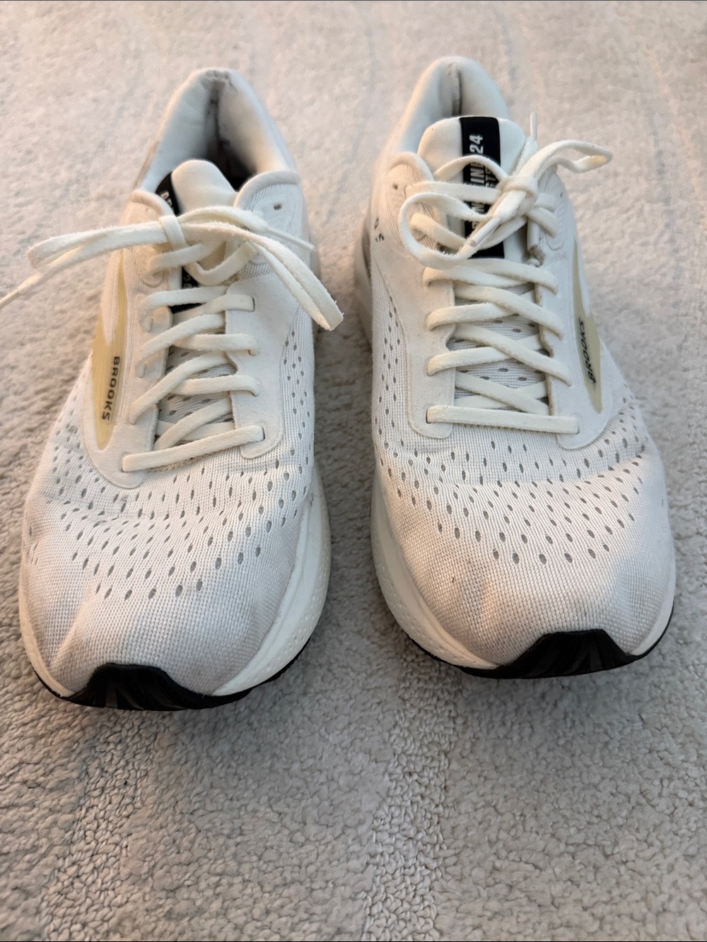 Brooks Adrenaline GTS Men's White Athletic Running Shoes with Black Accents